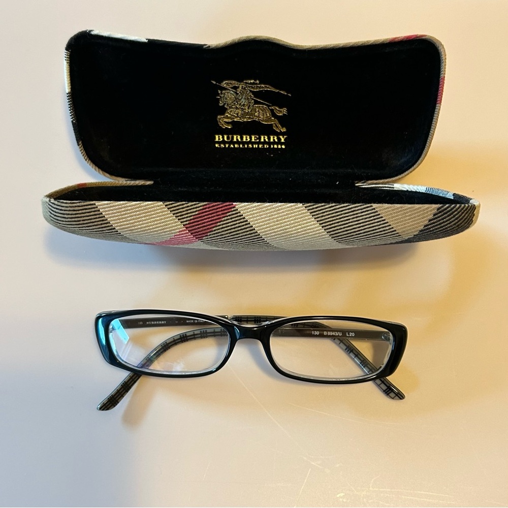 BURBERRY GLASSES WITH CASE